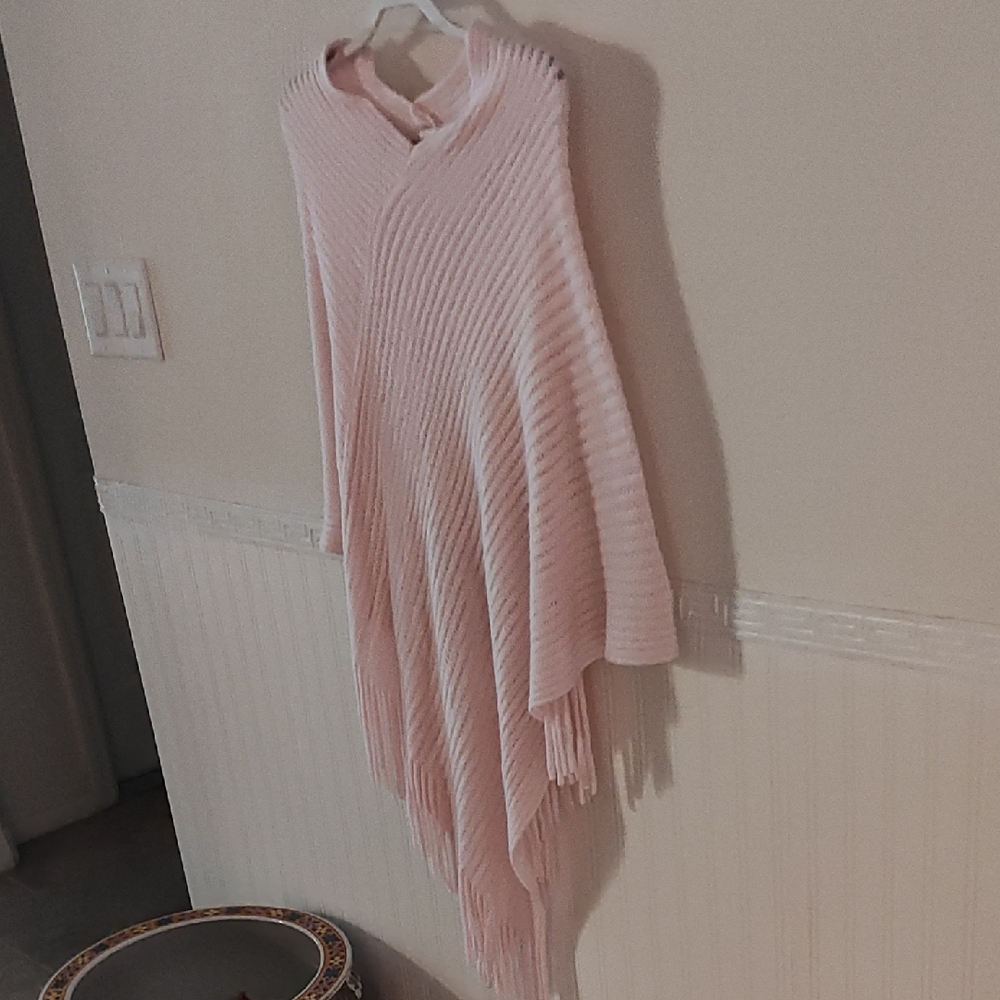 Elegant Baby Pink Women's Knit Sweater Poncho Never Worn